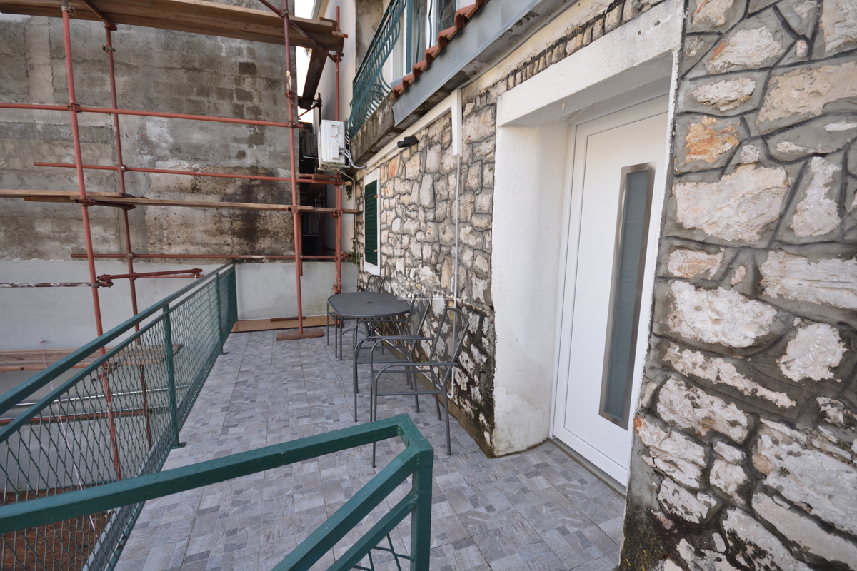 Vodice - Appartamento su due piani nel centro storico della città