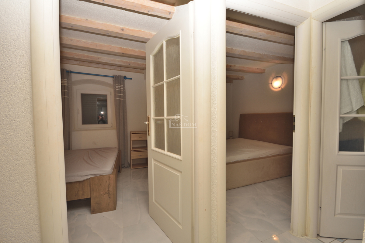 Vodice - Appartamento su due piani nel centro storico della città