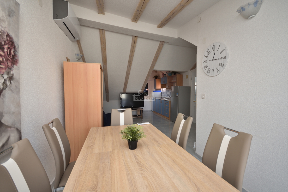 Vodice - Appartamento su due piani nel centro storico della città