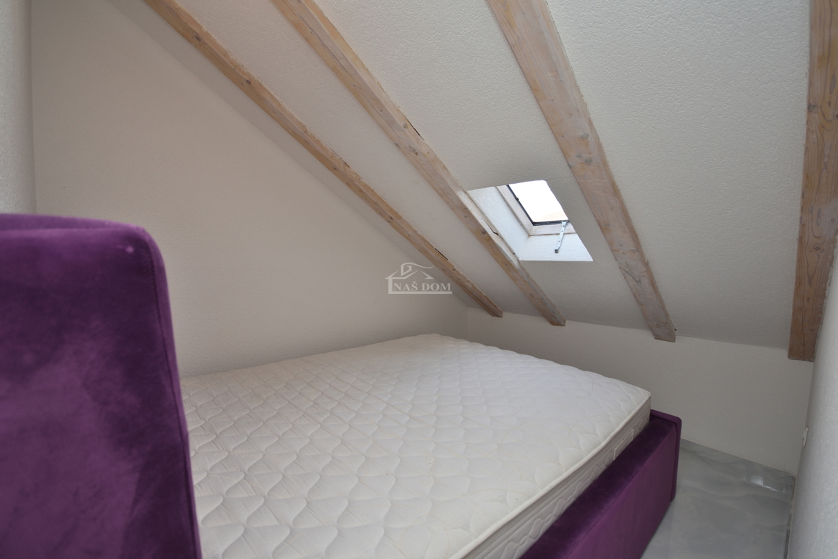 Vodice - Appartamento su due piani nel centro storico della città