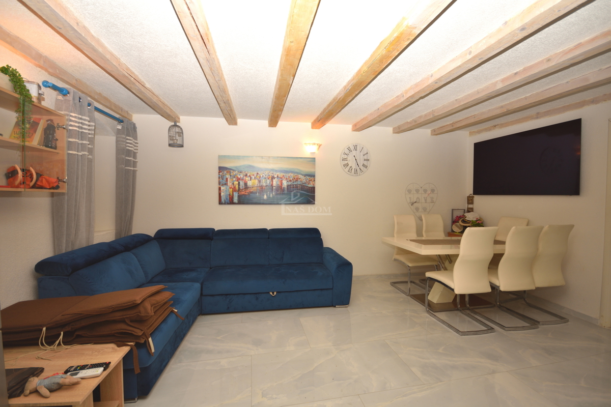 Vodice - Appartamento su due piani nel centro storico della città