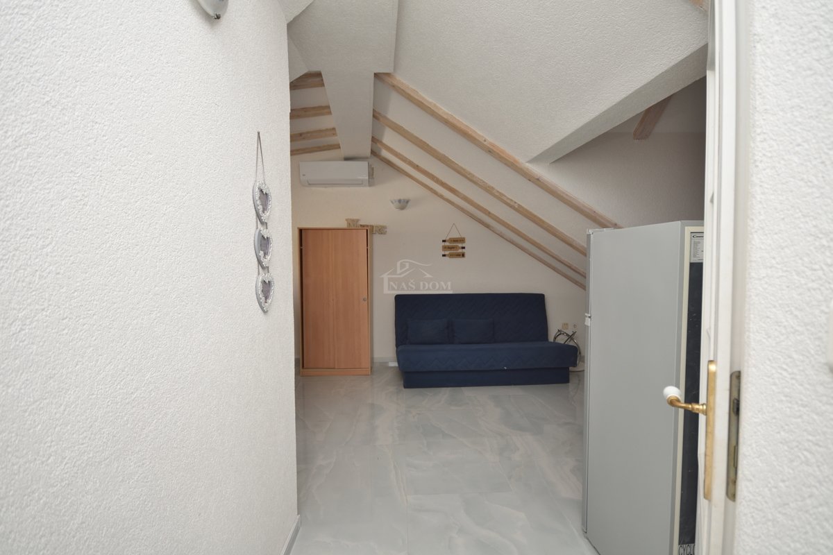 Vodice - Appartamento su due piani nel centro storico della città