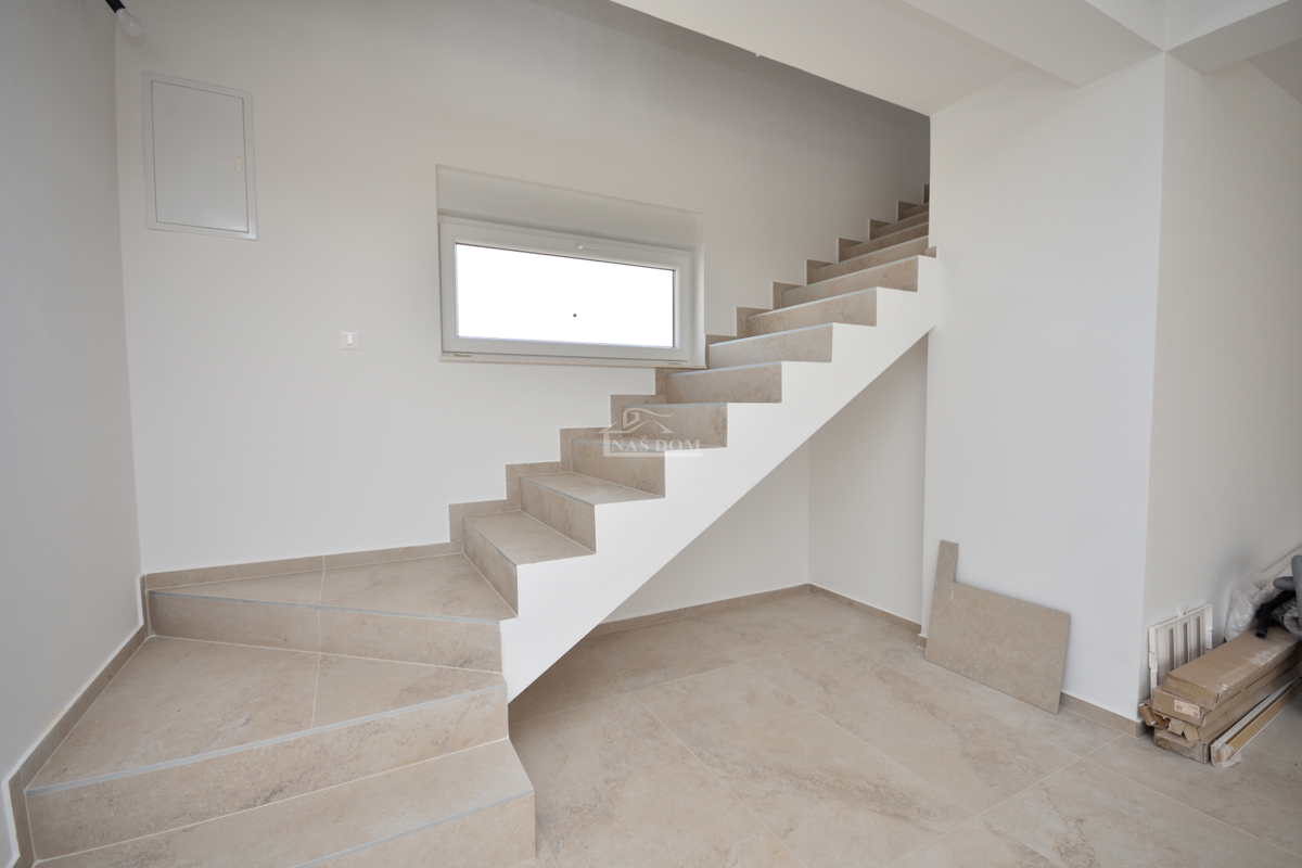 Vodice, Srima - Doppia casa S1 con piscina, a 270 m dalla spiaggia