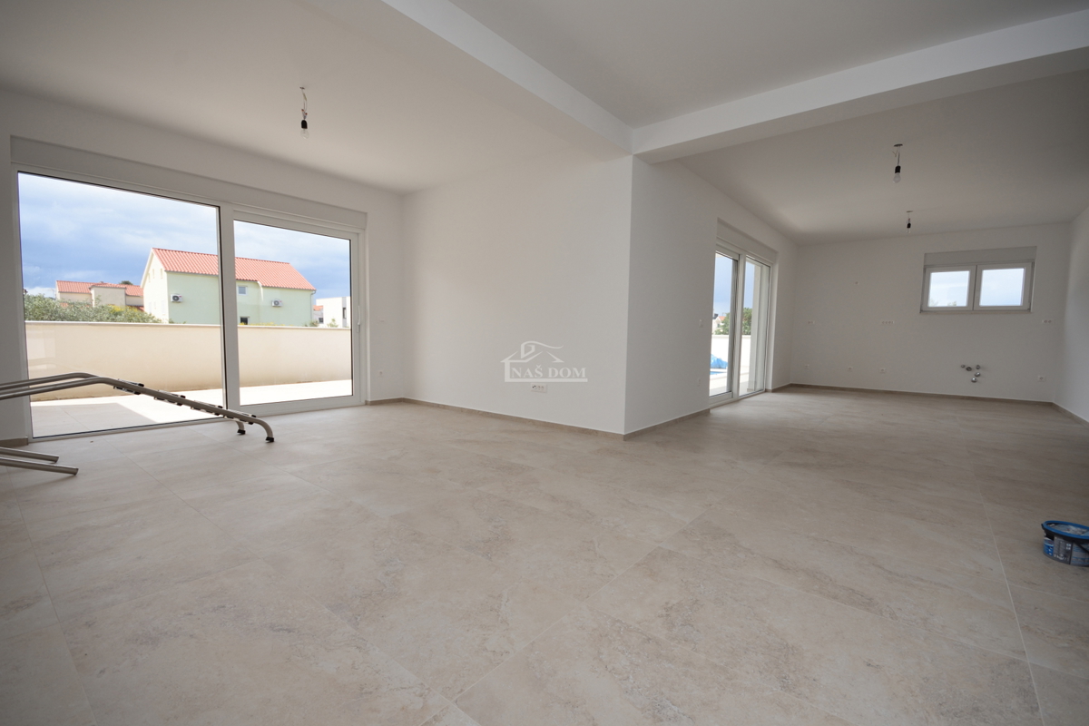 Vodice, Srima - Doppia casa S1 con piscina, a 270 m dalla spiaggia