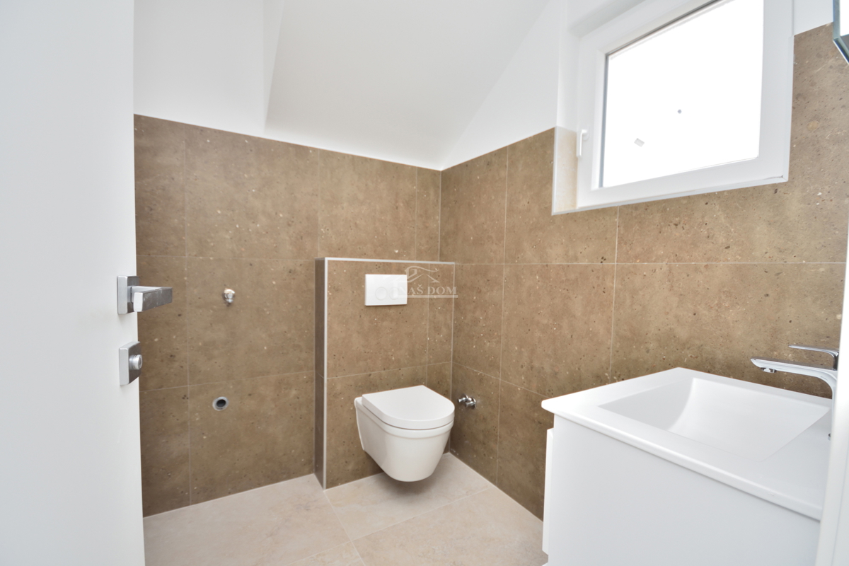 Vodice, Srima - Doppia casa S1 con piscina, a 270 m dalla spiaggia