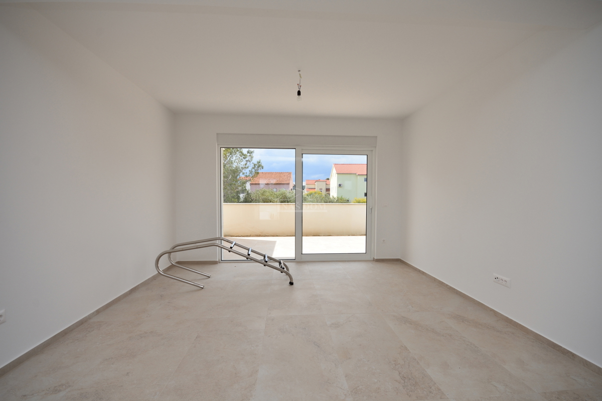 Vodice, Srima - Doppia casa S1 con piscina, a 270 m dalla spiaggia