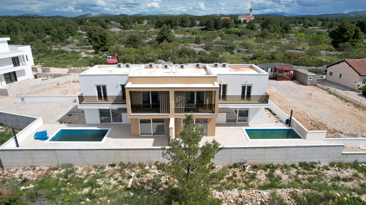 Vodice, Srima - Doppia casa S1 con piscina, a 270 m dalla spiaggia