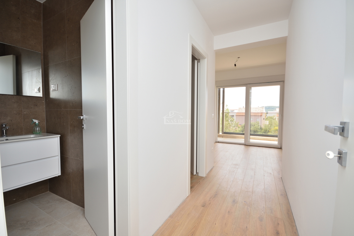 Vodice, Srima - Doppia casa S1 con piscina, a 270 m dalla spiaggia