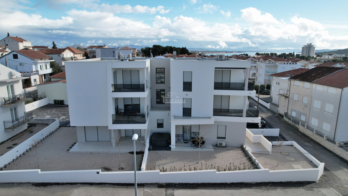 Appartamento moderno S7 con vista mare – nuova costruzione vicino alla spiaggia e al centro di Vodice