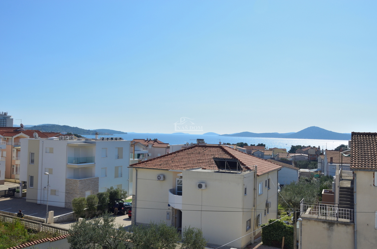 Appartamento moderno S7 con vista mare – nuova costruzione vicino alla spiaggia e al centro di Vodice