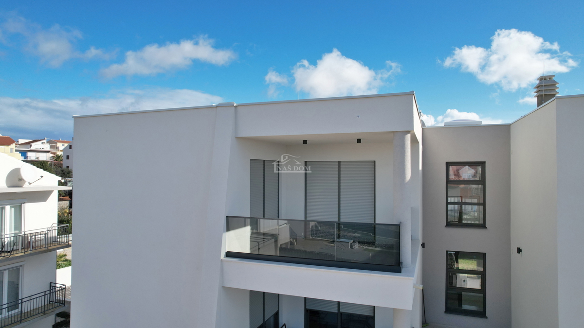 Appartamento moderno S7 con vista mare – nuova costruzione vicino alla spiaggia e al centro di Vodice