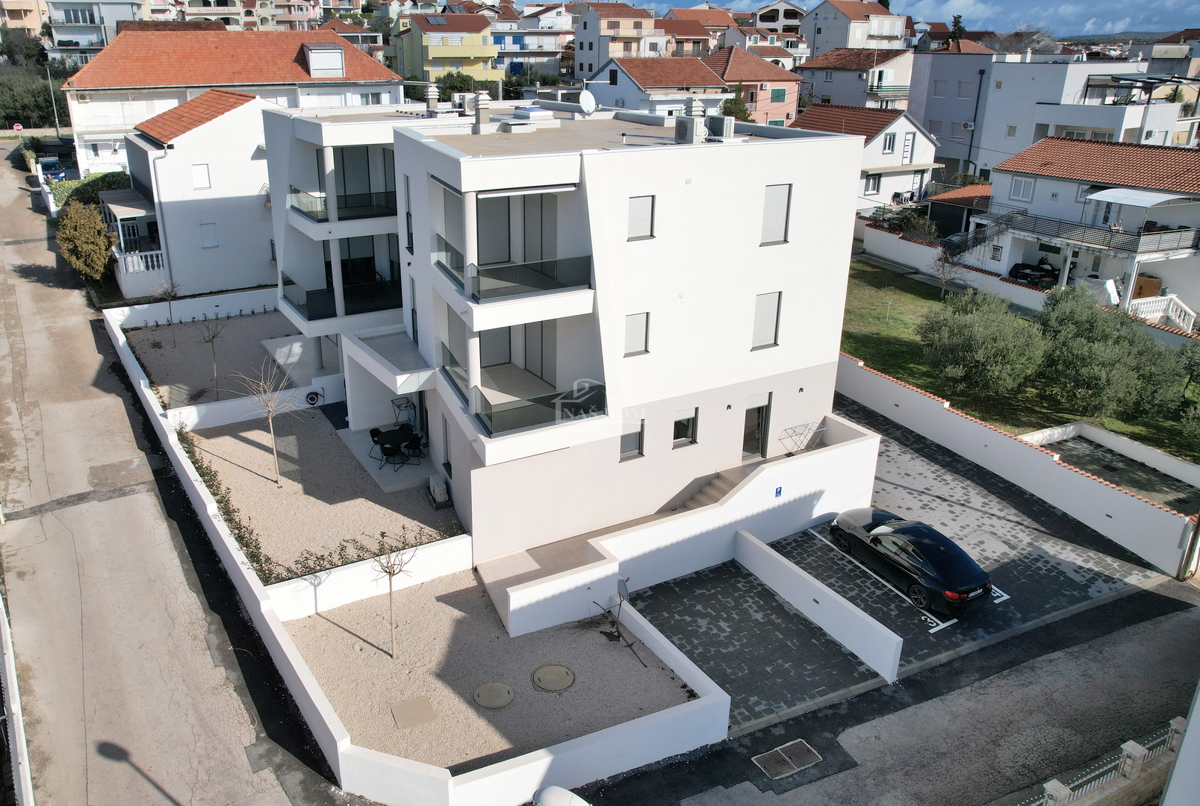 Appartamento moderno S7 con vista mare – nuova costruzione vicino alla spiaggia e al centro di Vodice