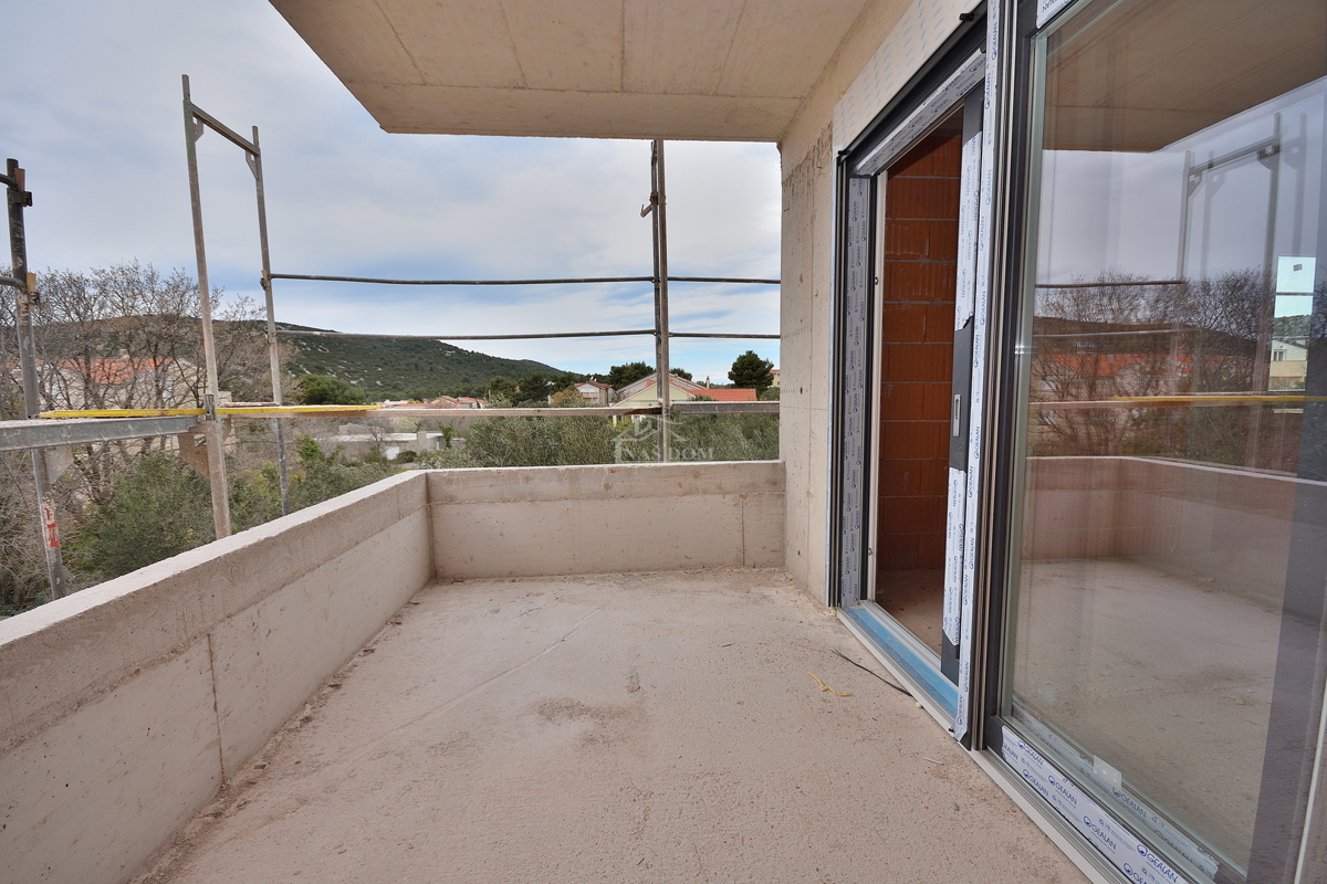 Tribunj, Sovlje - appartamento con terrazza sul tetto, vista mare