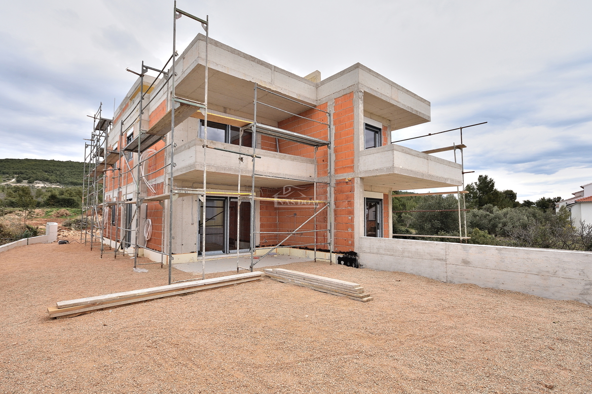 Tribunj, Sovlje - appartamento con terrazza sul tetto, vista mare