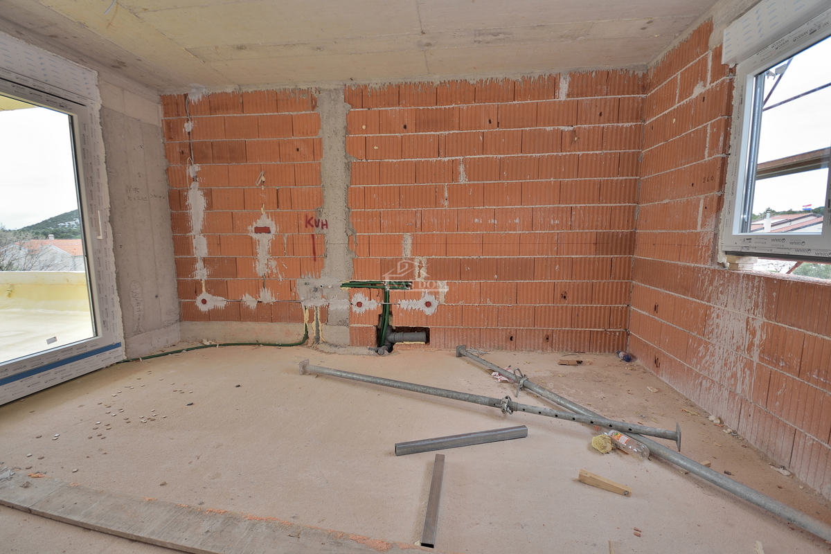 Tribunj, Sovlje - appartamento con terrazza sul tetto, vista mare