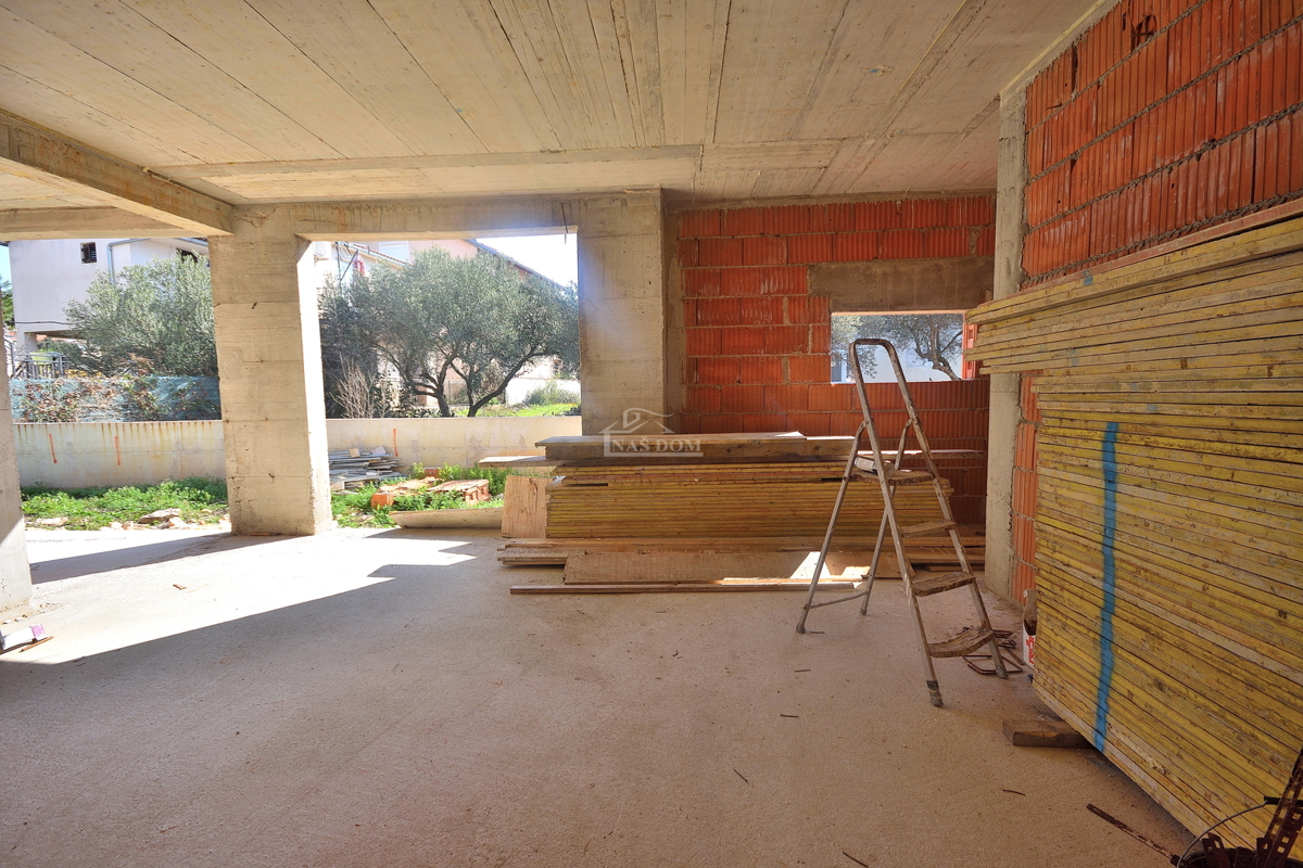 Vodice - Appartamento S2 con giardino in posizione tranquilla