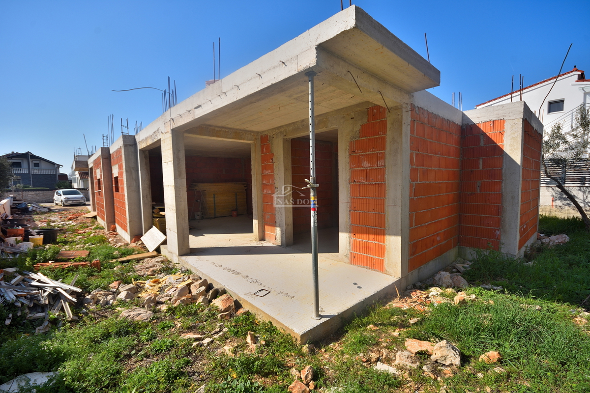 Vodice - Appartamento S2 con giardino in posizione tranquilla