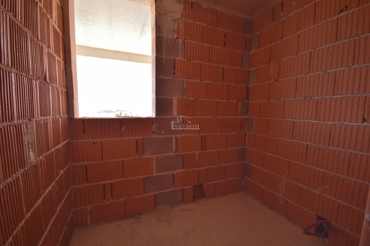 Vodice - Appartamento di lusso su due piani S2 con piscina e giardino, vista mare