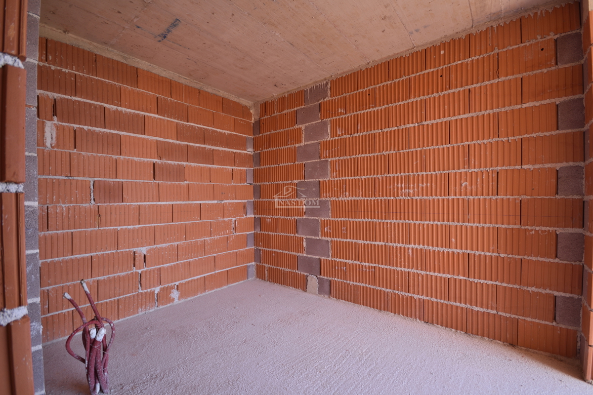 Vodice - Appartamento di lusso su due piani S2 con piscina e giardino, vista mare