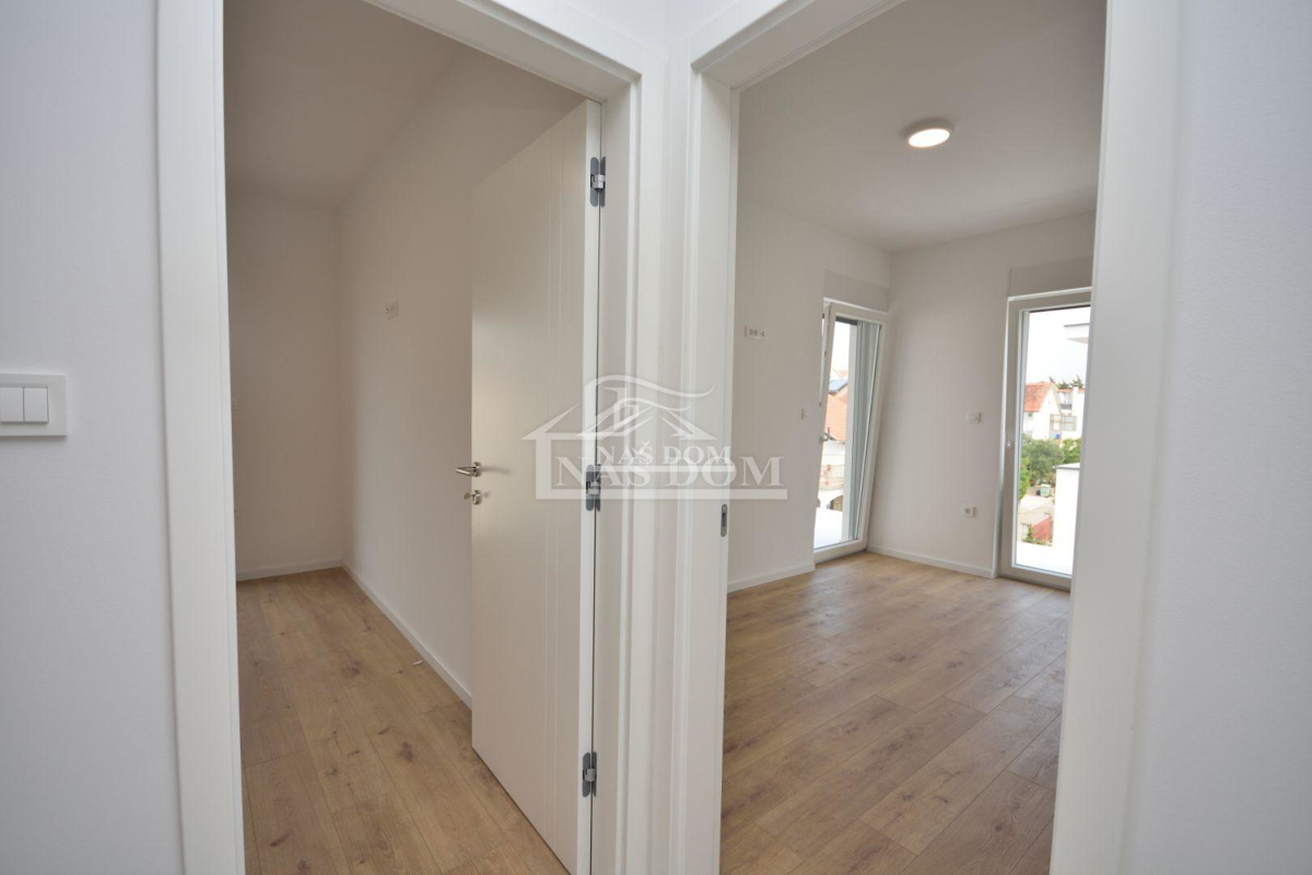 Srima - PRIMO FILO ALLA SPIAGGIA, Appartamento di lusso SJ8, con terrazza panoramica