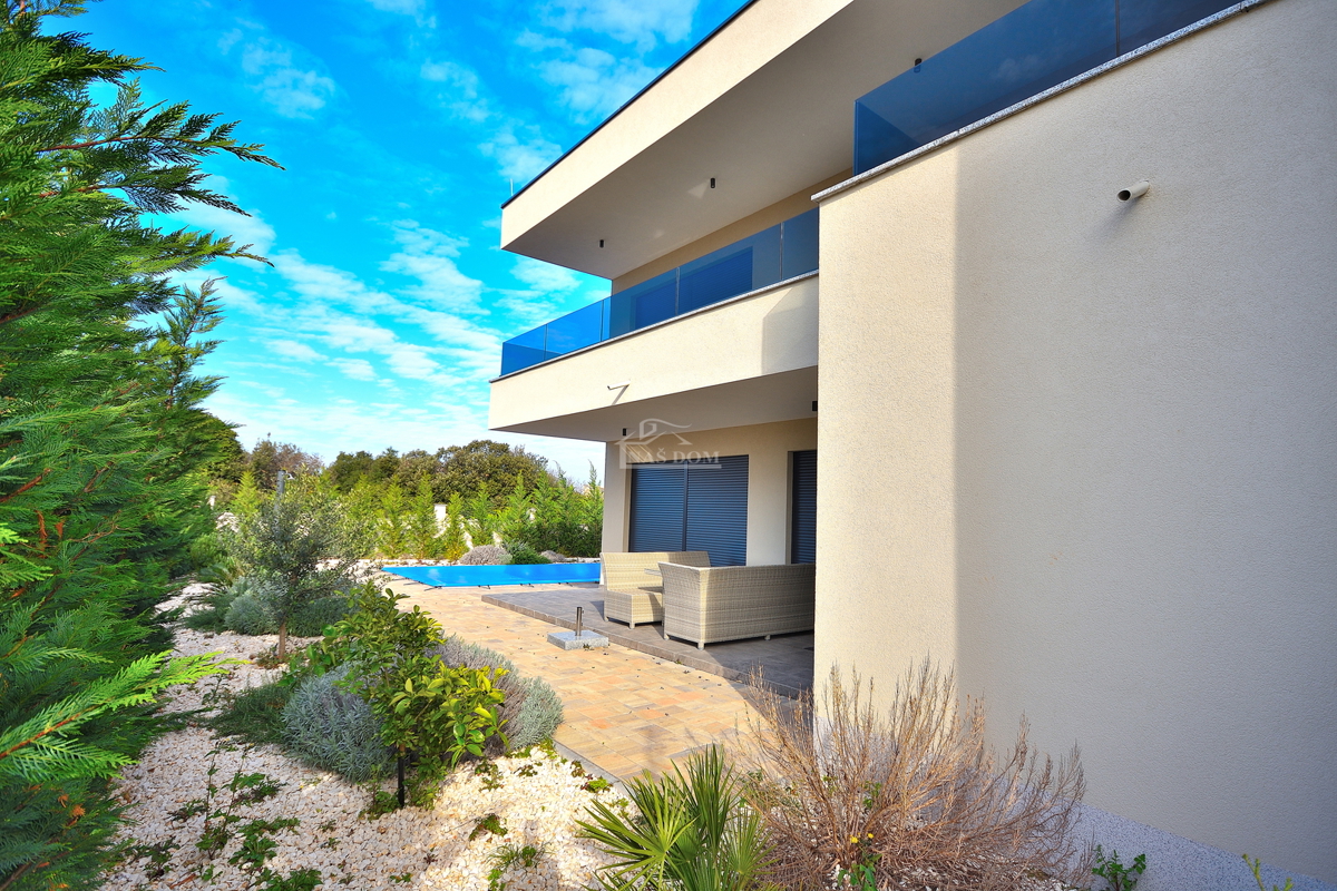 Šibenik, Bogdanovići - duplex con piscina