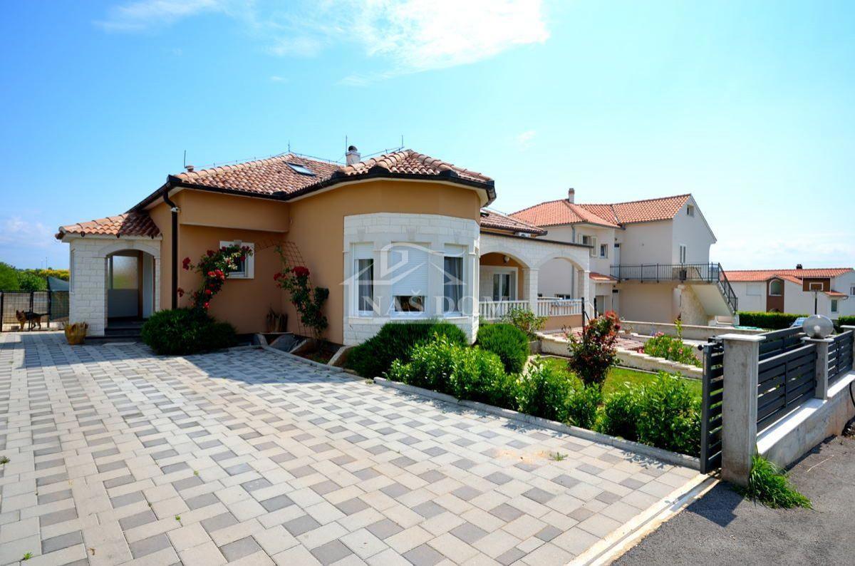 Vodice - Casa con vista mare