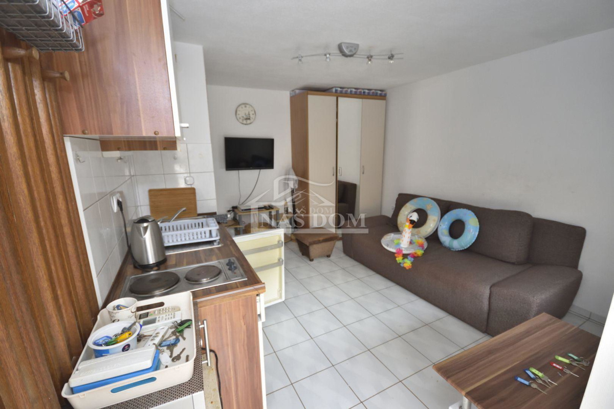 Vodice - Due case con piscina, a 400m dalla spiaggia