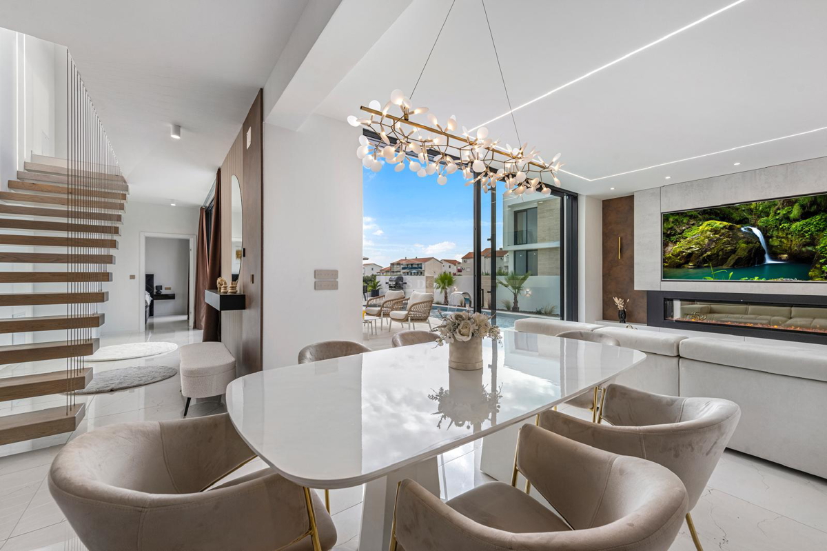 Tribunj - Villa di lusso con piscina in super posizione