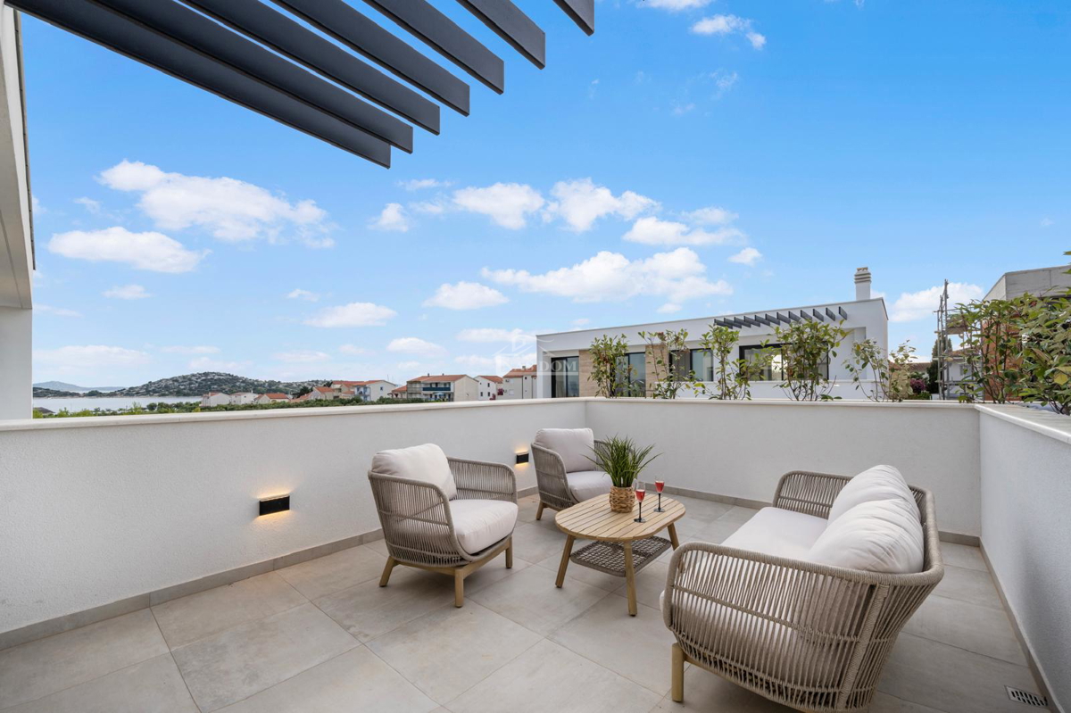 Tribunj - Villa di lusso con piscina in super posizione