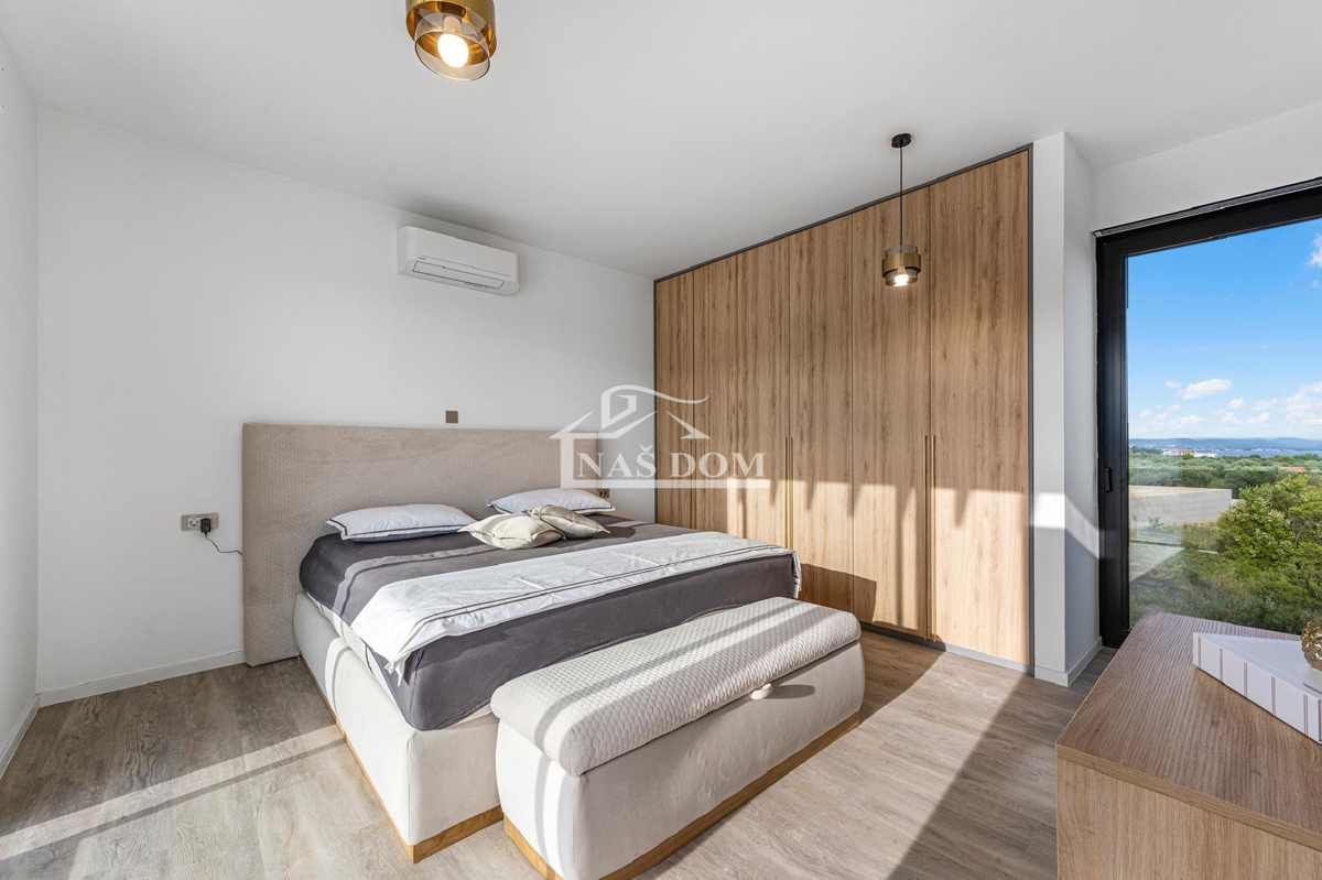 Tribunj - Villa di lusso con piscina in super posizione