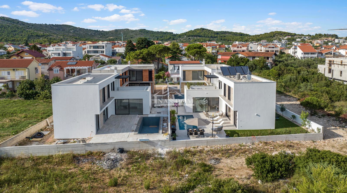 Tribunj - Villa di lusso con piscina in super posizione