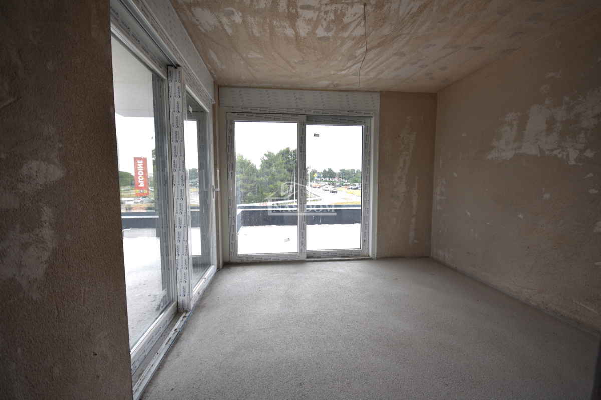 Vodice - **NUOVA COSTRUZIONE** s3 appartamento su due piani con terrazza sul tetto