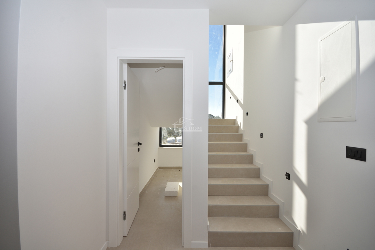 Vodice - Doppia casa S1 con piscina, vista mare