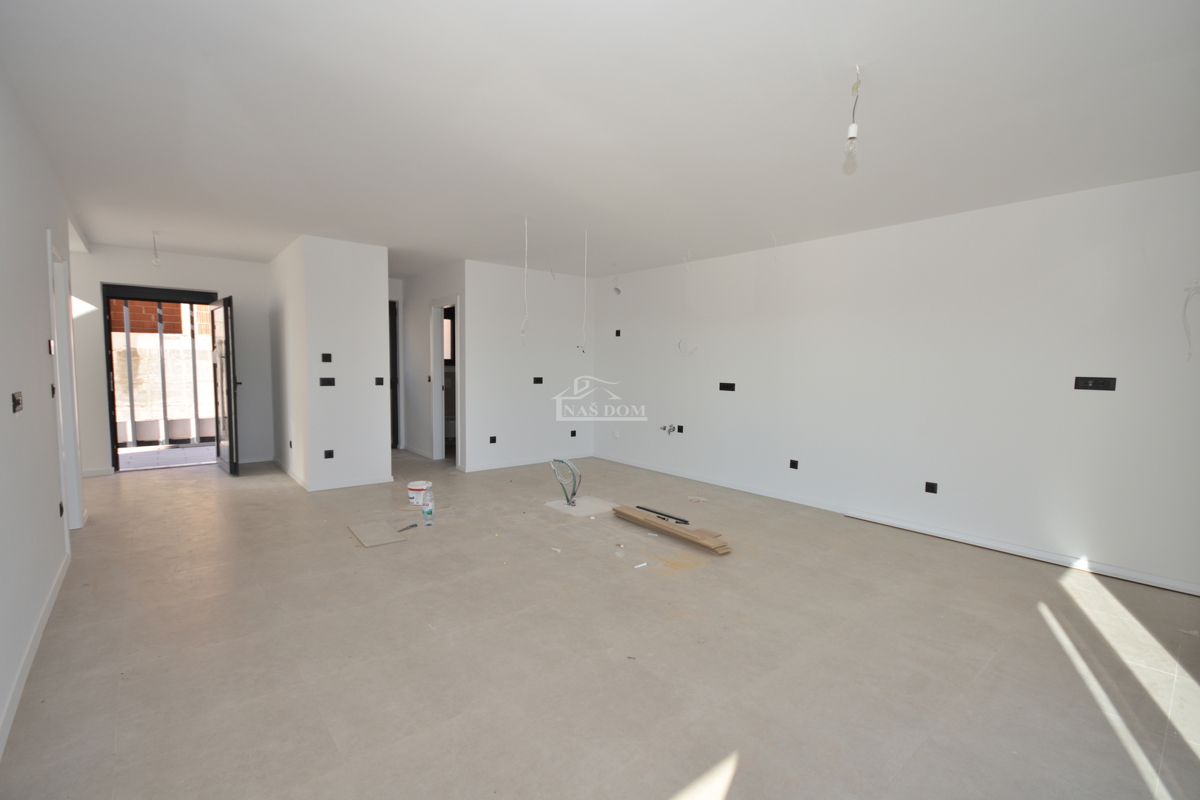 Vodice - Doppia casa S1 con piscina, vista mare