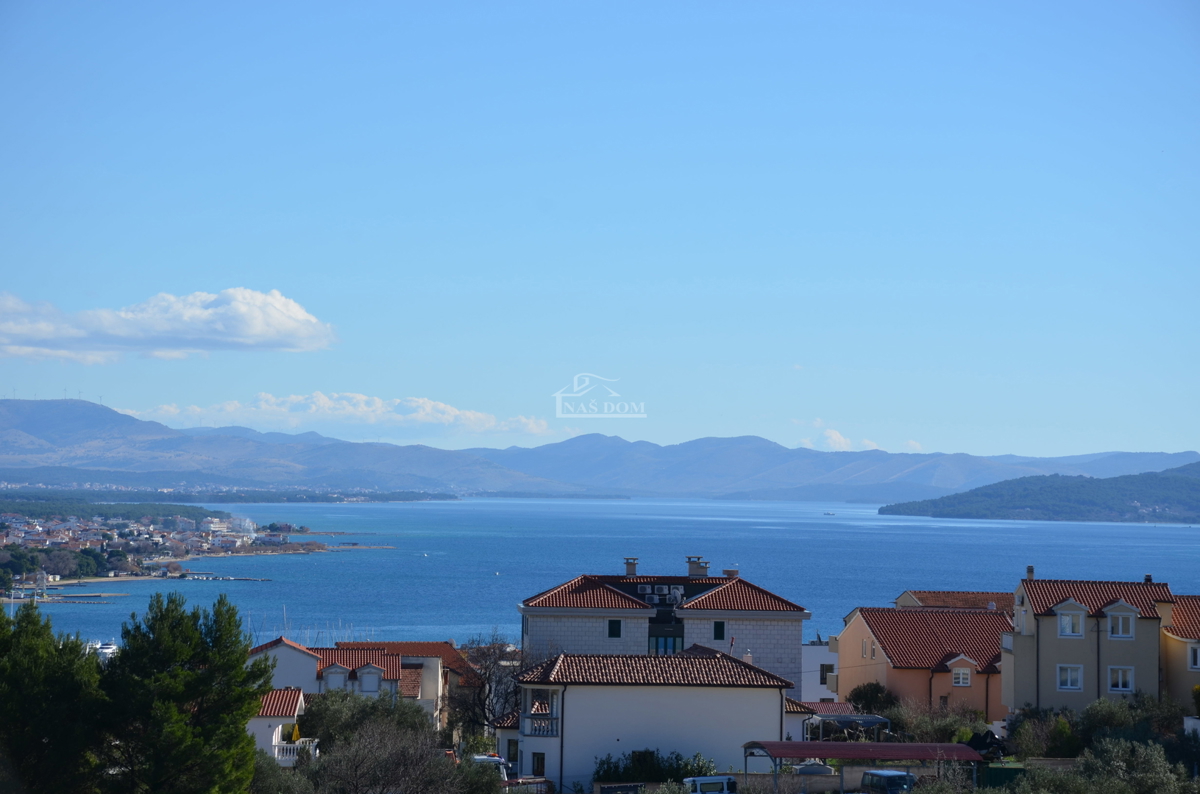 Vodice - Doppia casa S1 con piscina, vista mare