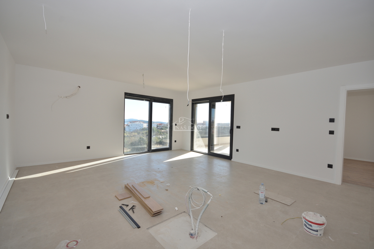 Vodice - Doppia casa S1 con piscina, vista mare