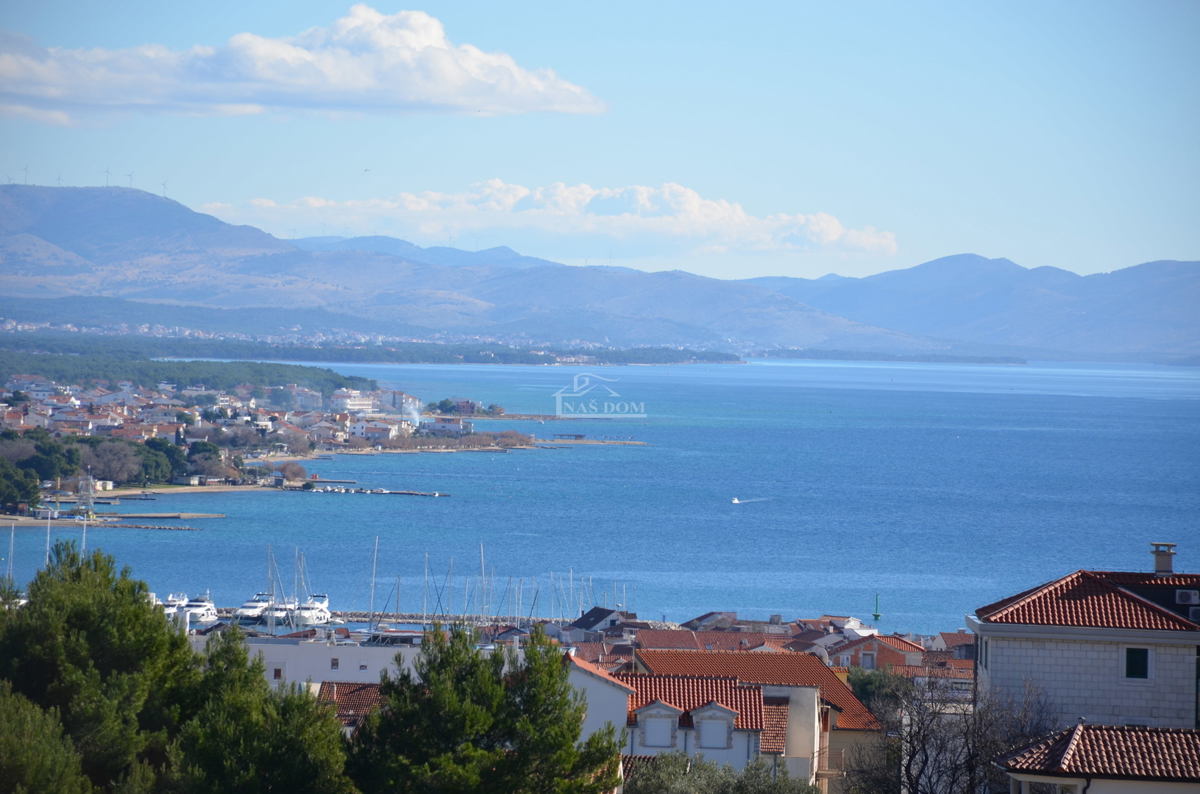Vodice - Doppia casa S1 con piscina, vista mare