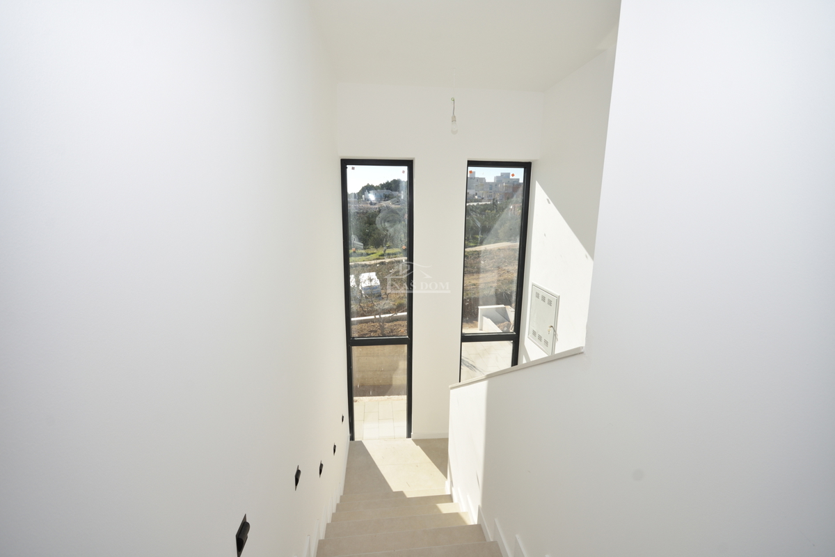 Vodice - Doppia casa S1 con piscina, vista mare