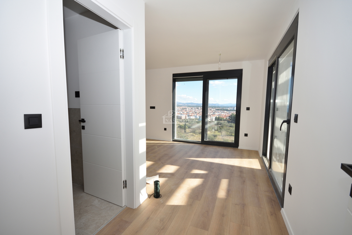 Vodice - Doppia casa S1 con piscina, vista mare