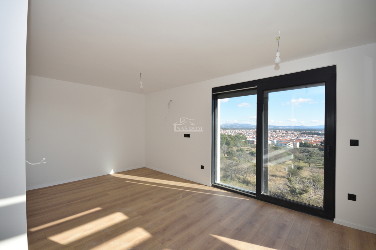 Vodice - Doppia casa S1 con piscina, vista mare