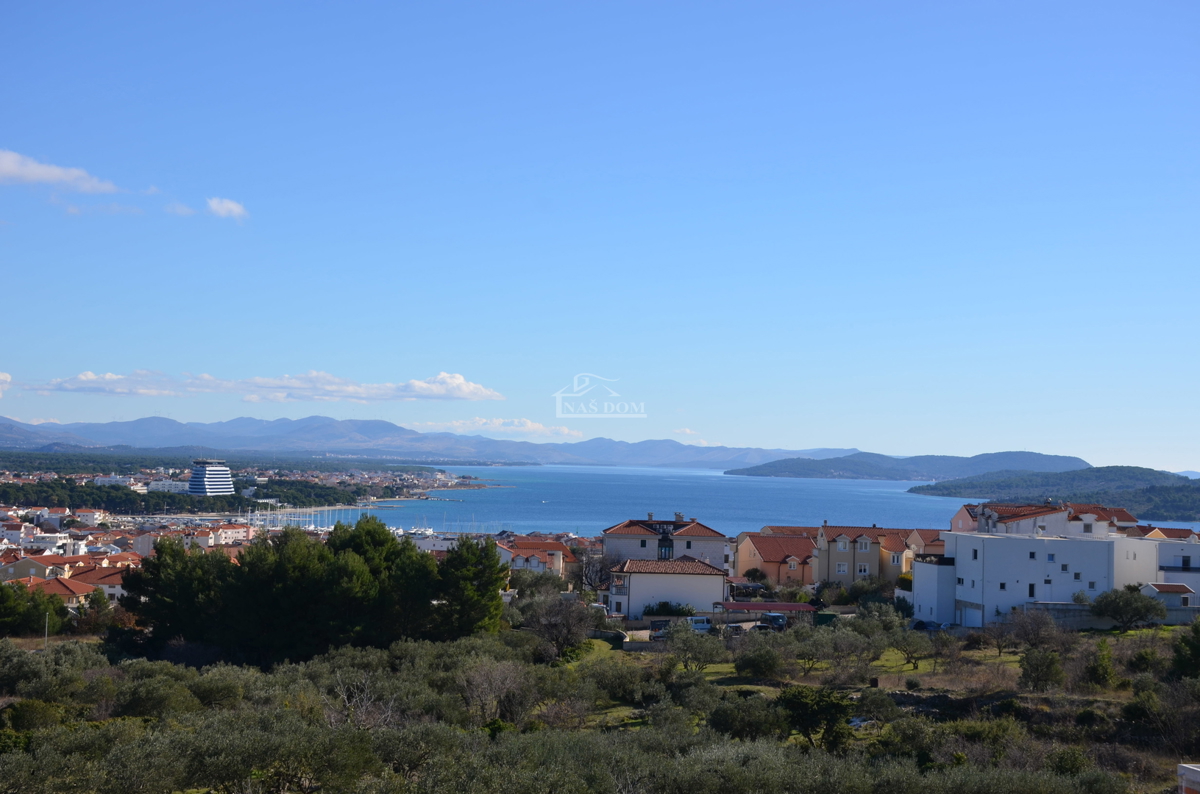 Vodice - Doppia casa S1 con piscina, vista mare