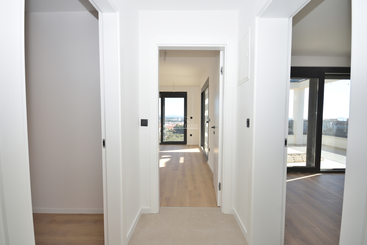 Vodice - Doppia casa S1 con piscina, vista mare