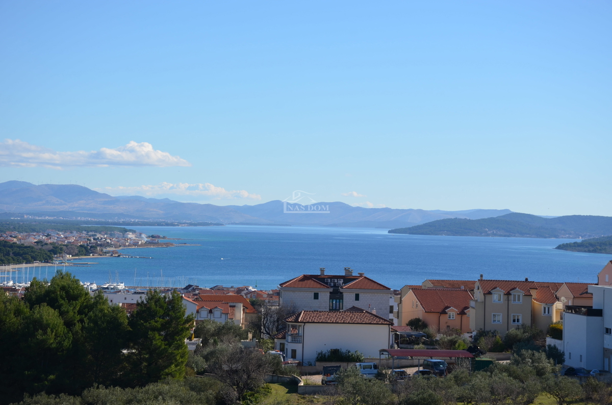 Vodice - Doppia casa S1 con piscina, vista mare