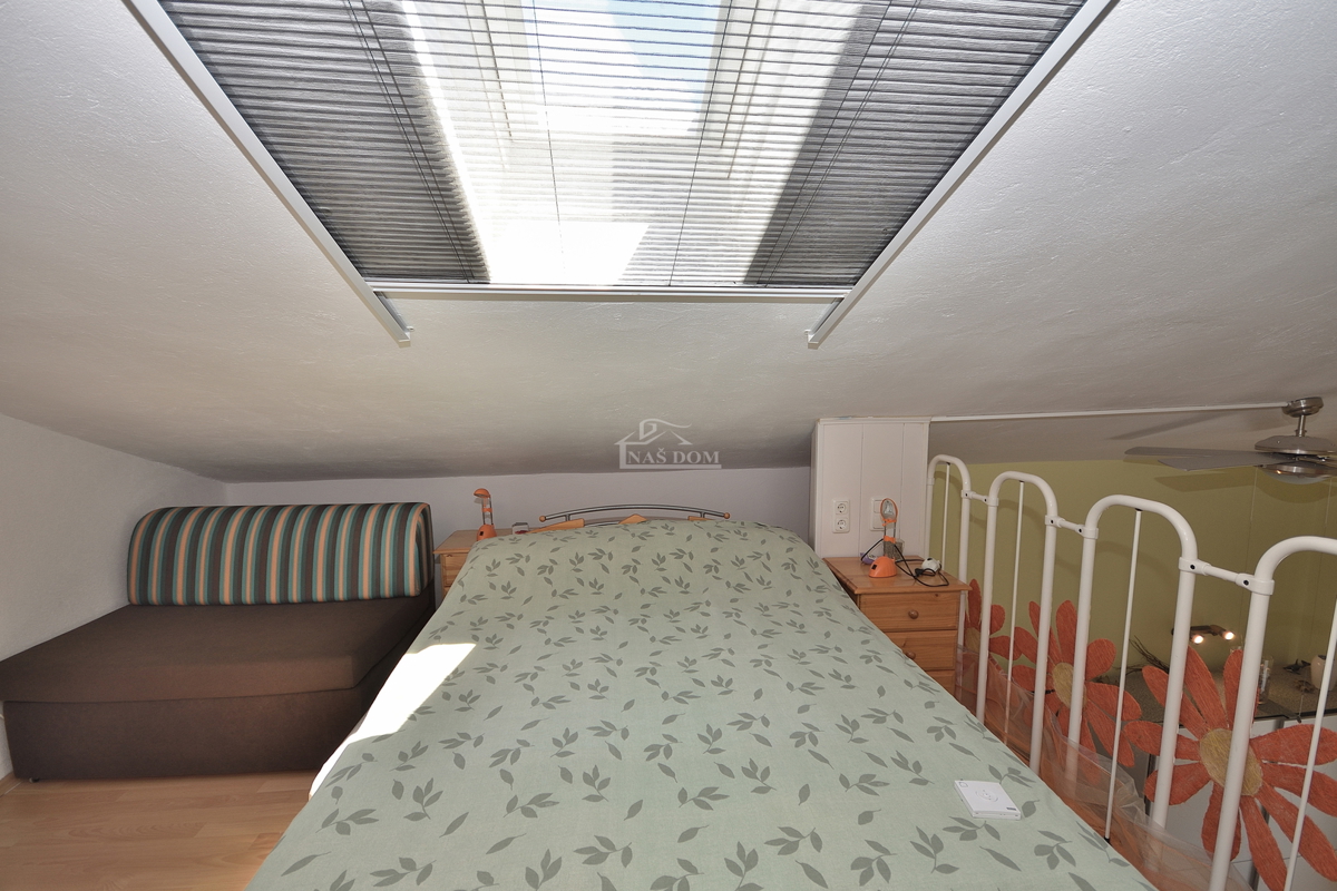 Tribunj - casa con due appartamenti, a 600 m dalla spiaggia