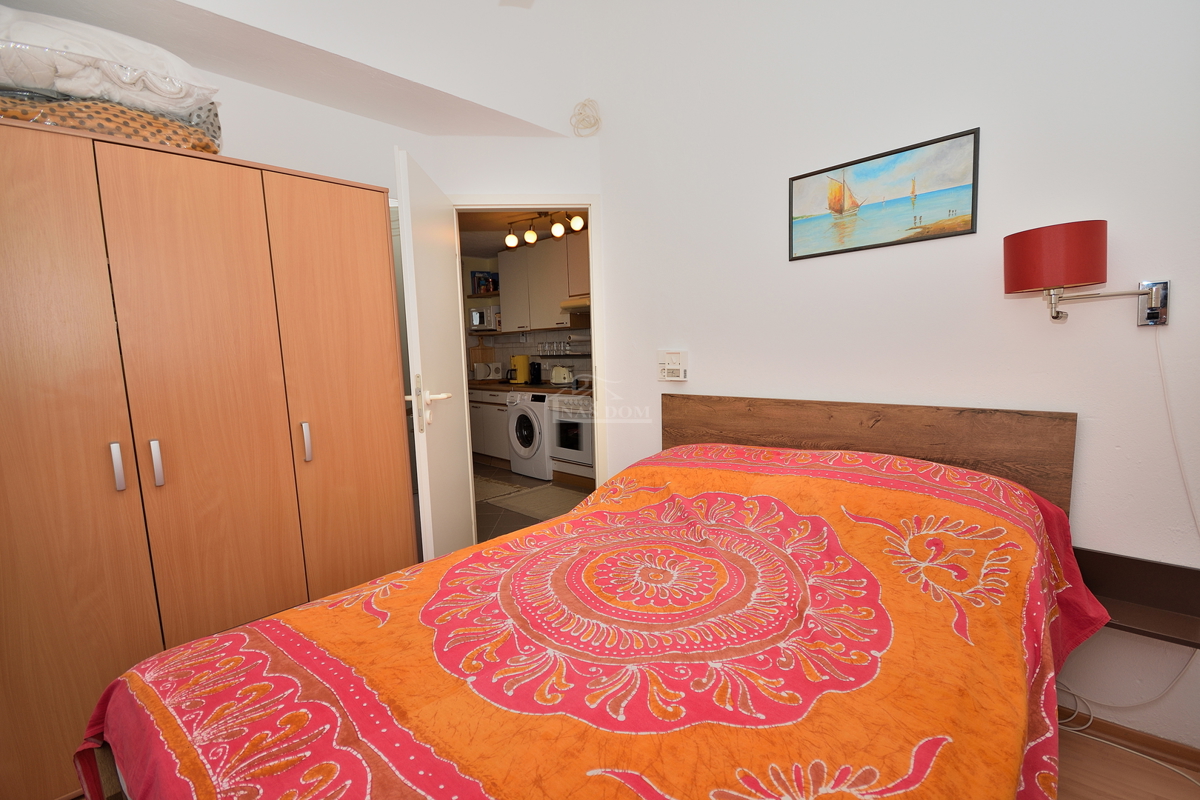 Tribunj - casa con due appartamenti, a 600 m dalla spiaggia