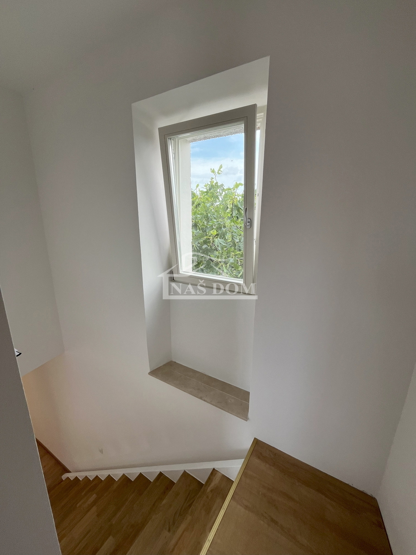 Casa in pietra Murter / Betina