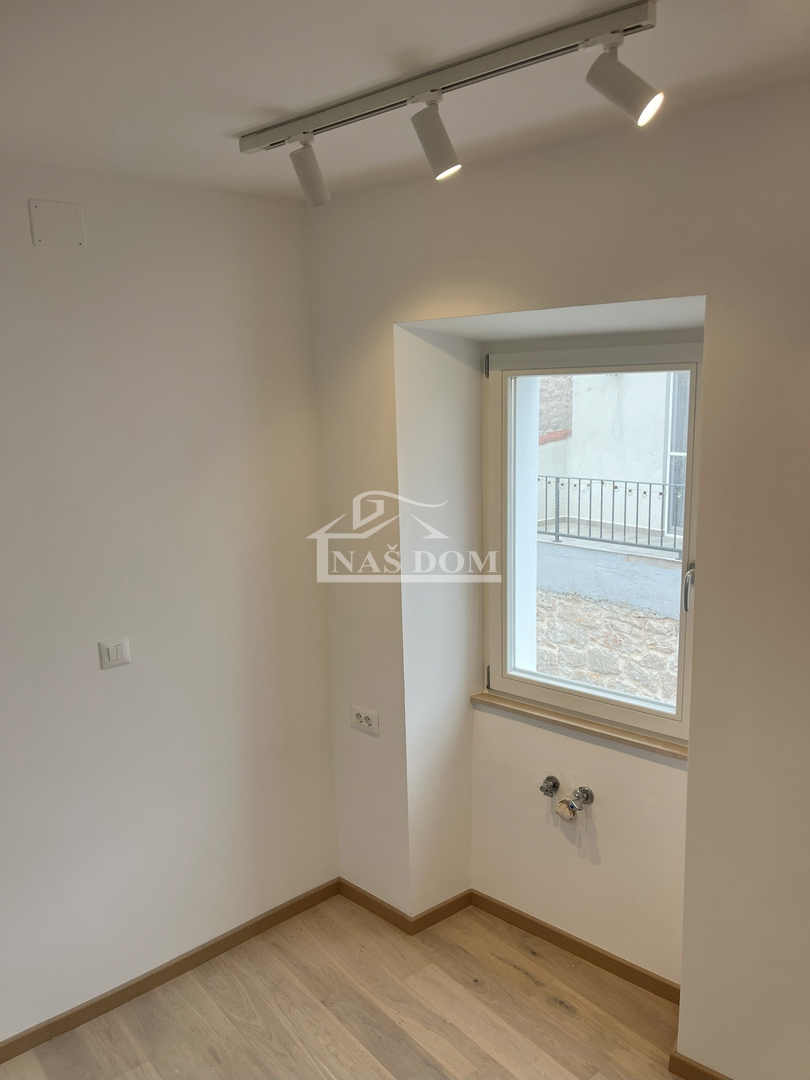 Casa in pietra Murter / Betina