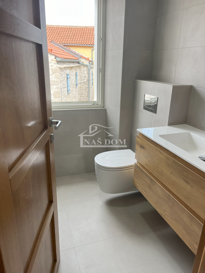 Casa in pietra Murter / Betina