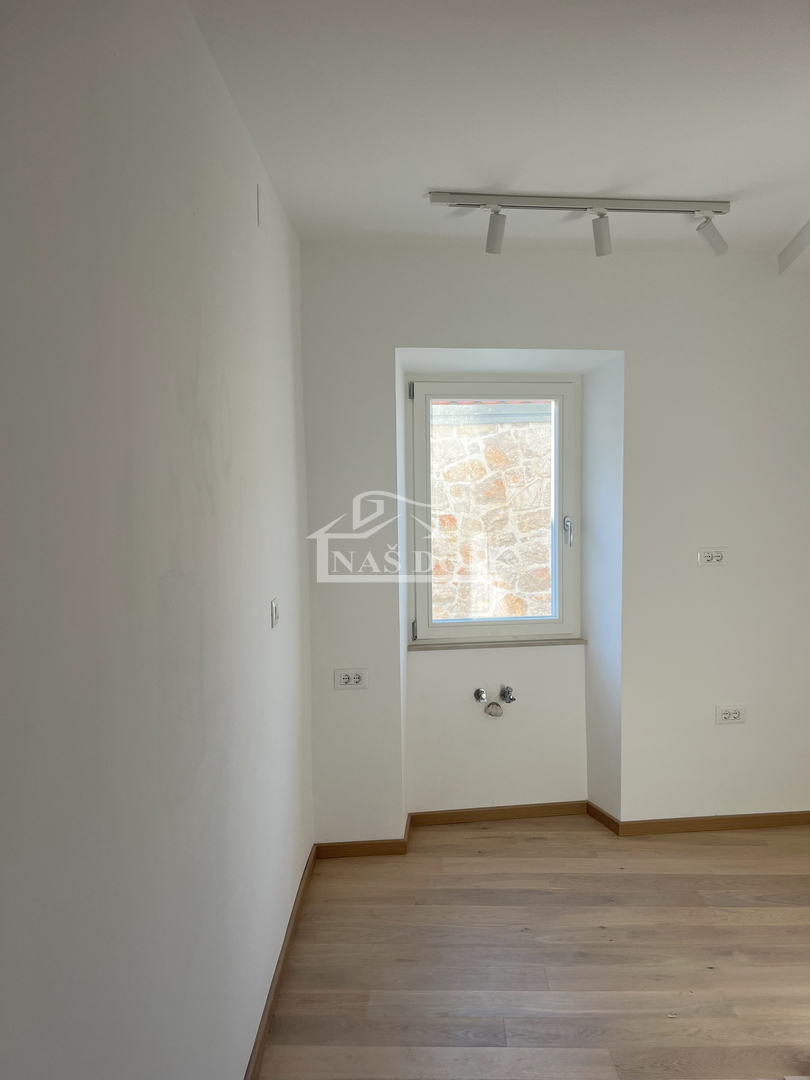 Casa in pietra Murter / Betina