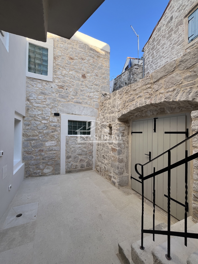 Casa in pietra Murter / Betina